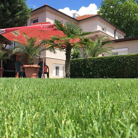 Villa Ros Guest House スヴィレングラッド エクステリア 写真