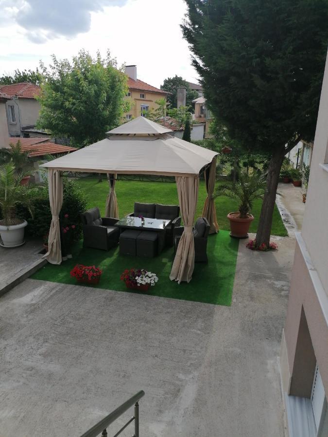 Villa Ros Guest House スヴィレングラッド エクステリア 写真