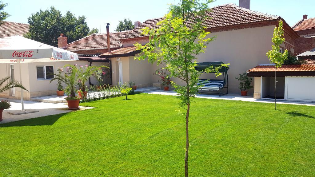 Villa Ros Guest House スヴィレングラッド エクステリア 写真