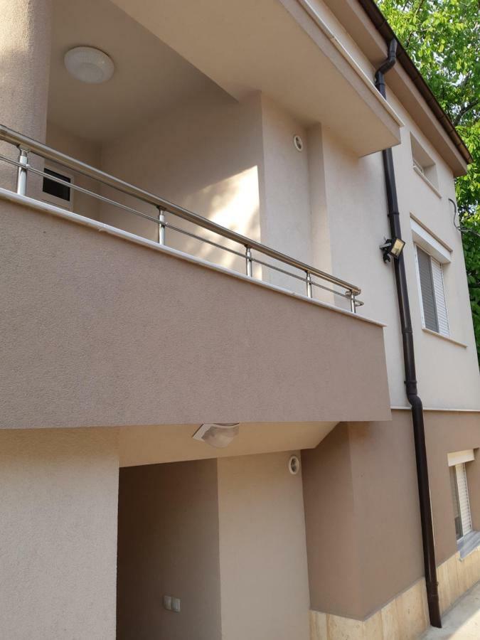 Villa Ros Guest House スヴィレングラッド エクステリア 写真