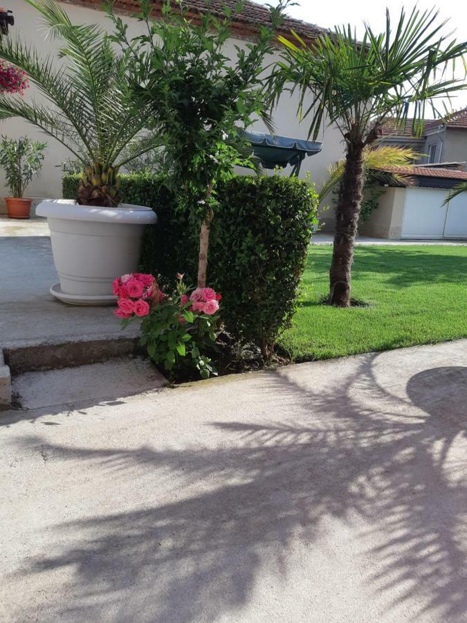 Villa Ros Guest House スヴィレングラッド エクステリア 写真