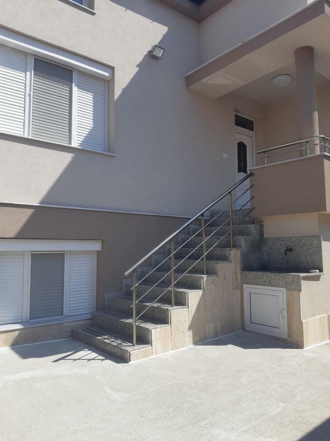 Villa Ros Guest House スヴィレングラッド エクステリア 写真