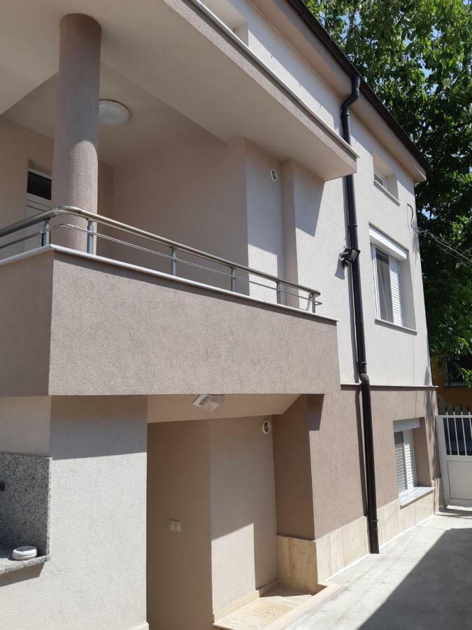 Villa Ros Guest House スヴィレングラッド エクステリア 写真