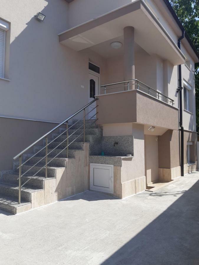 Villa Ros Guest House スヴィレングラッド エクステリア 写真